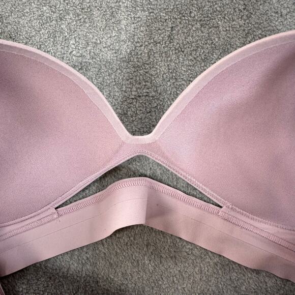 Victoria's Secret Incredible No Wire Padded Bra Women's 34C Light Purple Cutout - Picture 6 of 7